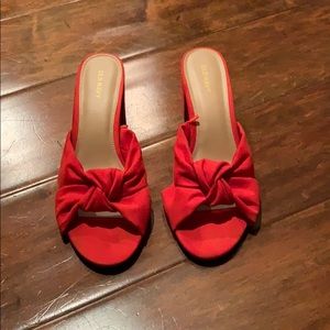 Open toe, block, chunky heel sandals.